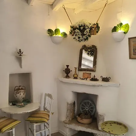 Anthippi (adults Only) Paro