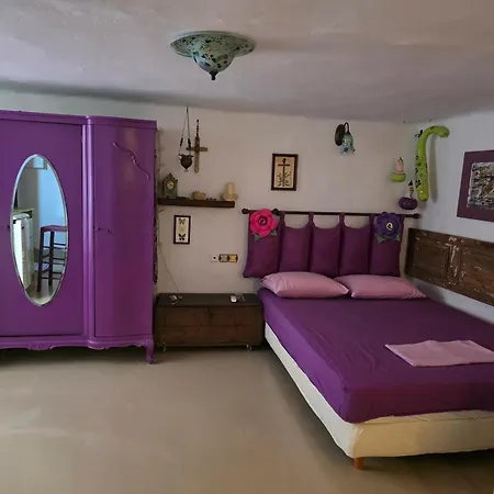 Anthippi (adults Only) Paro