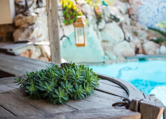 Ξενοδοχείο με διαμερίσματα ανθίππη 3*